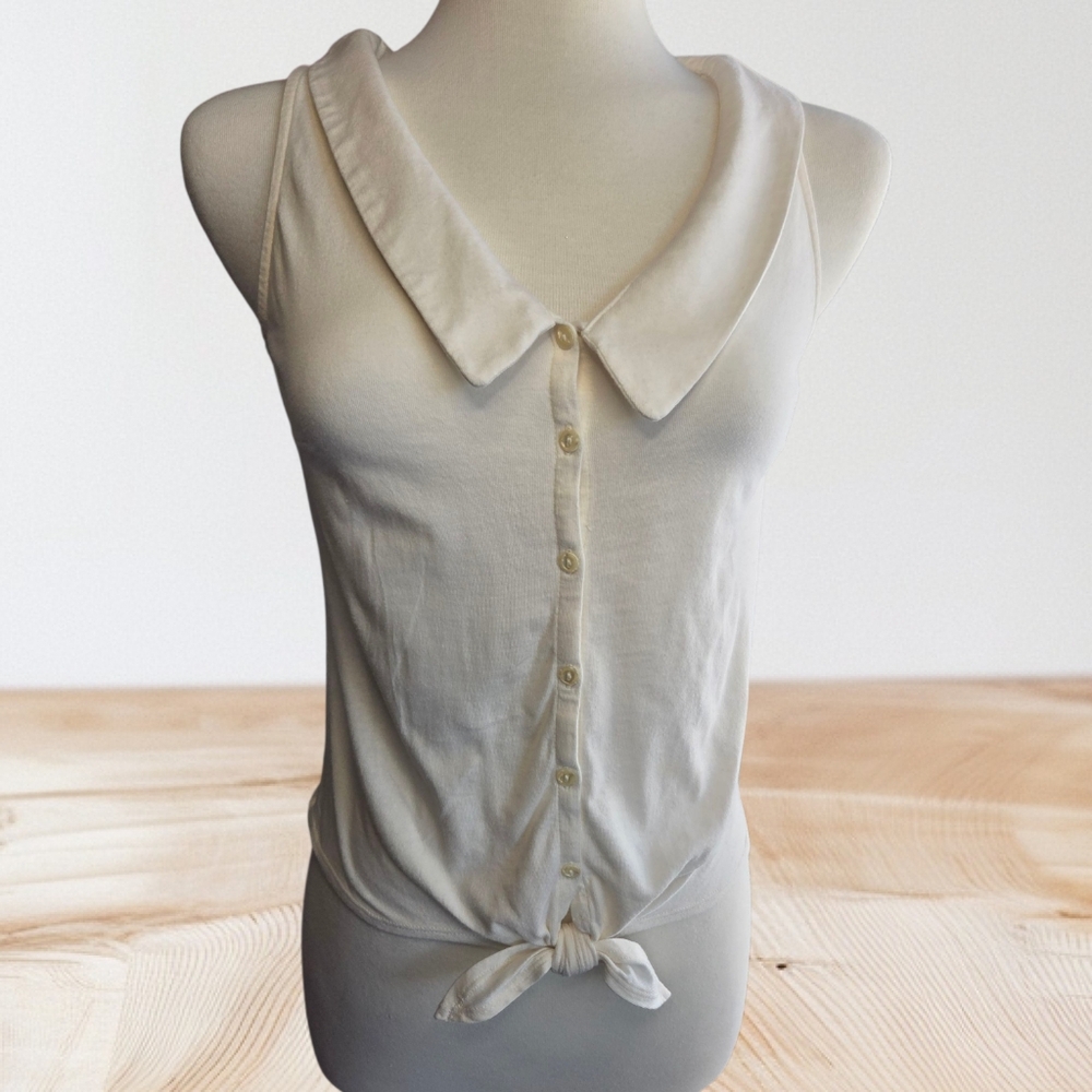 Anthropologie Women's Cream Sleeveless Button-Down Top and a Stylish Tie